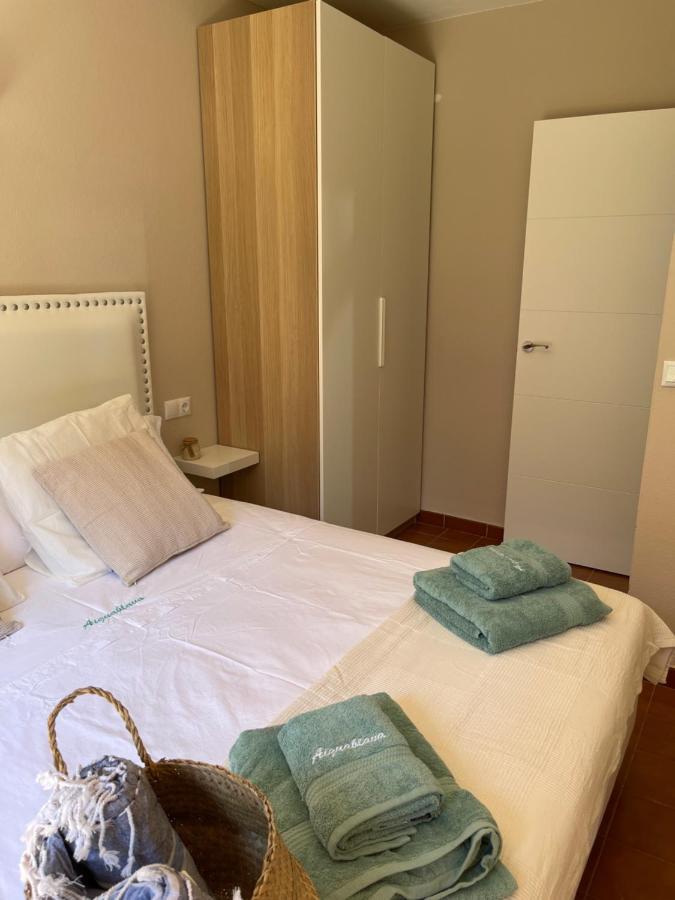 Bonito Apartamento Con Terraza, Jardin Y Piscina Cala 'n Bosch Buitenkant foto